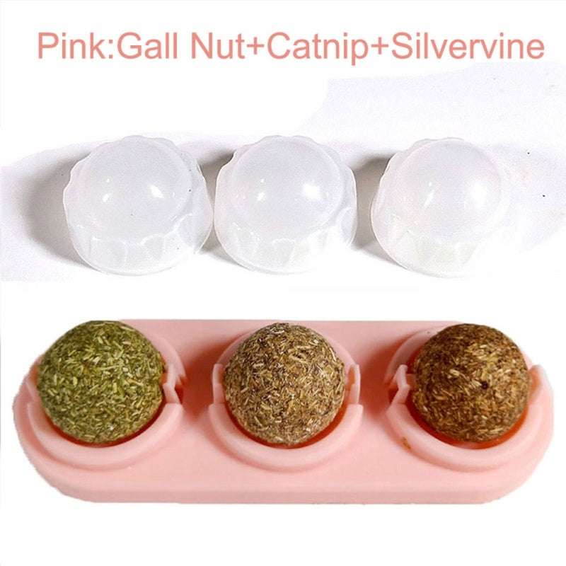 Palla per gatti - Catnip ball licking turn